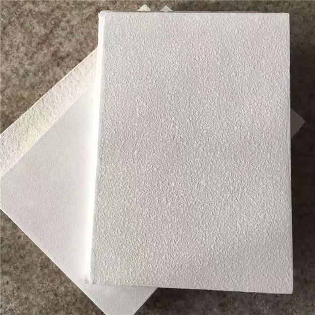 岩棉是以天然岩石如玄武岩,铝钒士等为主要原料经高温融化,纤维化而制