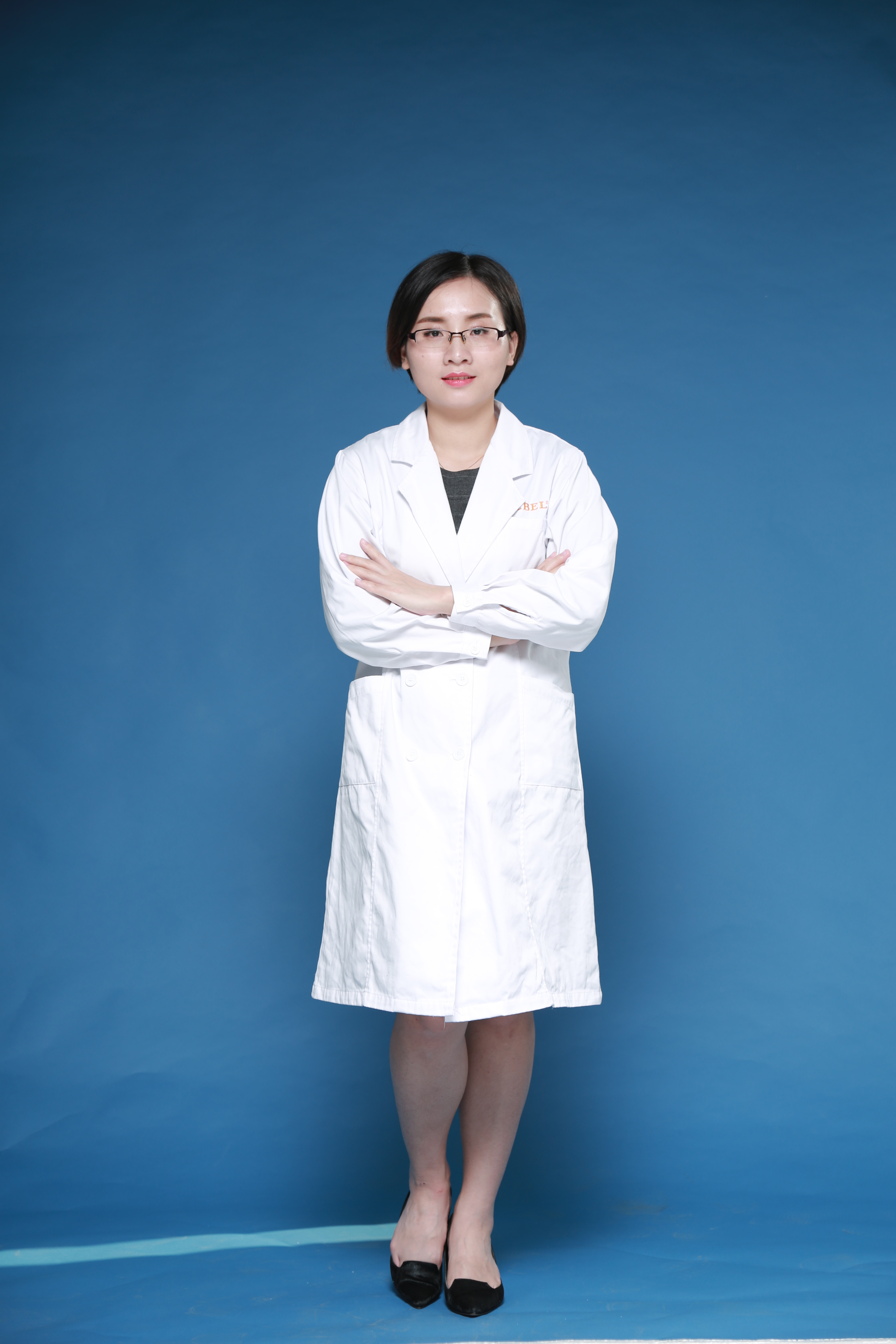  p data-id="gn3td5rzmm">丁梅丝,女,赣州薇琳医疗美容门诊部外科医生