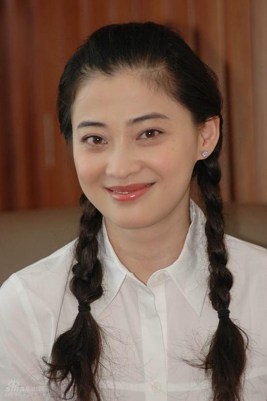  p>梅婷,1975年4月30日出生于江苏省南京市,1996年考入 a target="