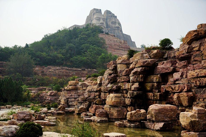  p>岳山耸翠是" a target="_blank" href="/item/荥泽八景/6180995"