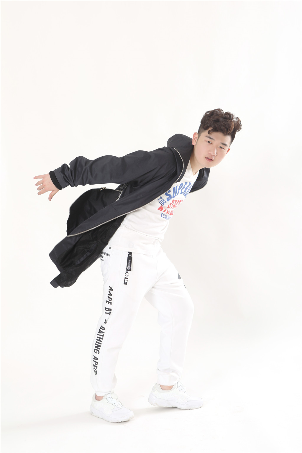  p>李泽熙,男,汉族,2000年1月1日出生于河南开封