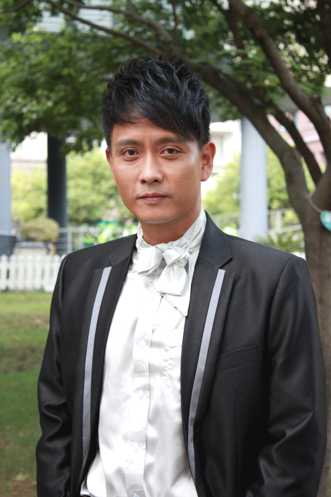  p>谢君豪,1963年3月23日生于中国香港,中国香港影视演员.