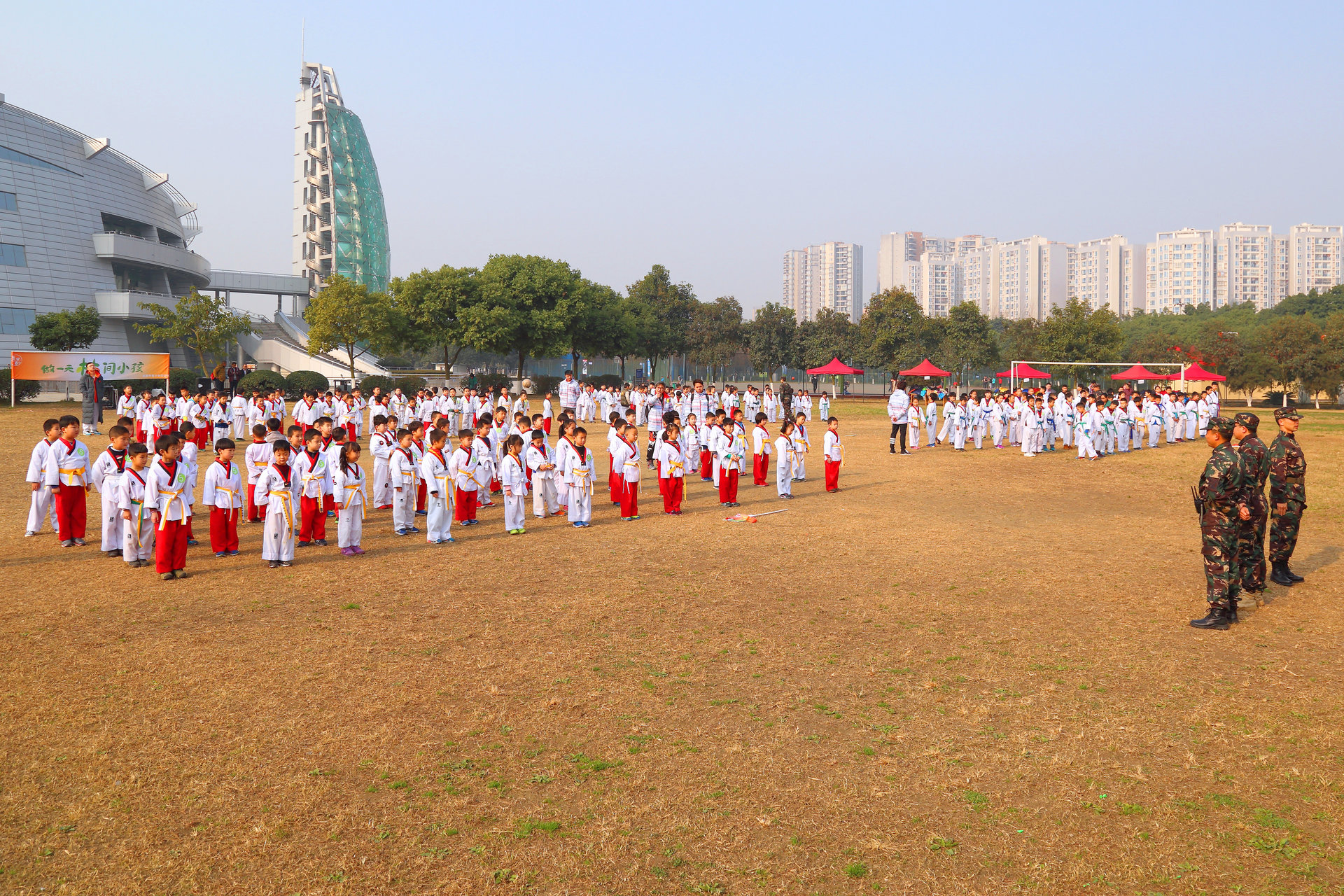  p>成都市青少年宫始建于一九五八年,当时名称为"成都市少年之家",一