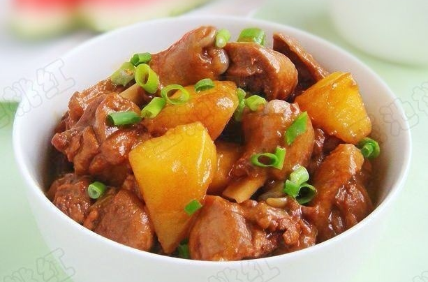 红烧土豆焖鹅