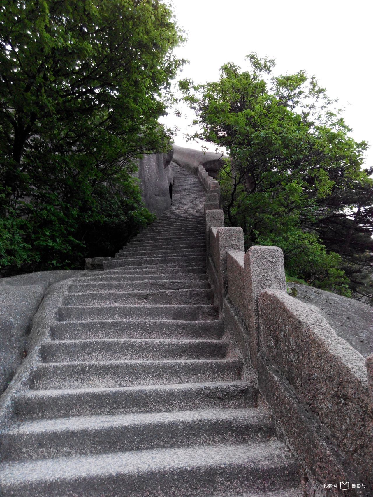 黄山百步云梯