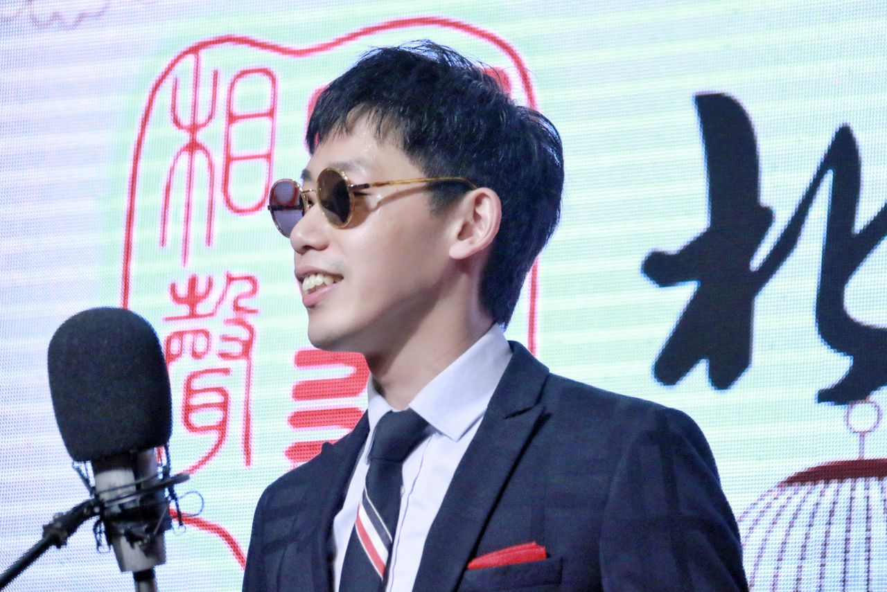  p data-id="gncpc098uh">李丁,出生于中国,中国内地相声演员, span