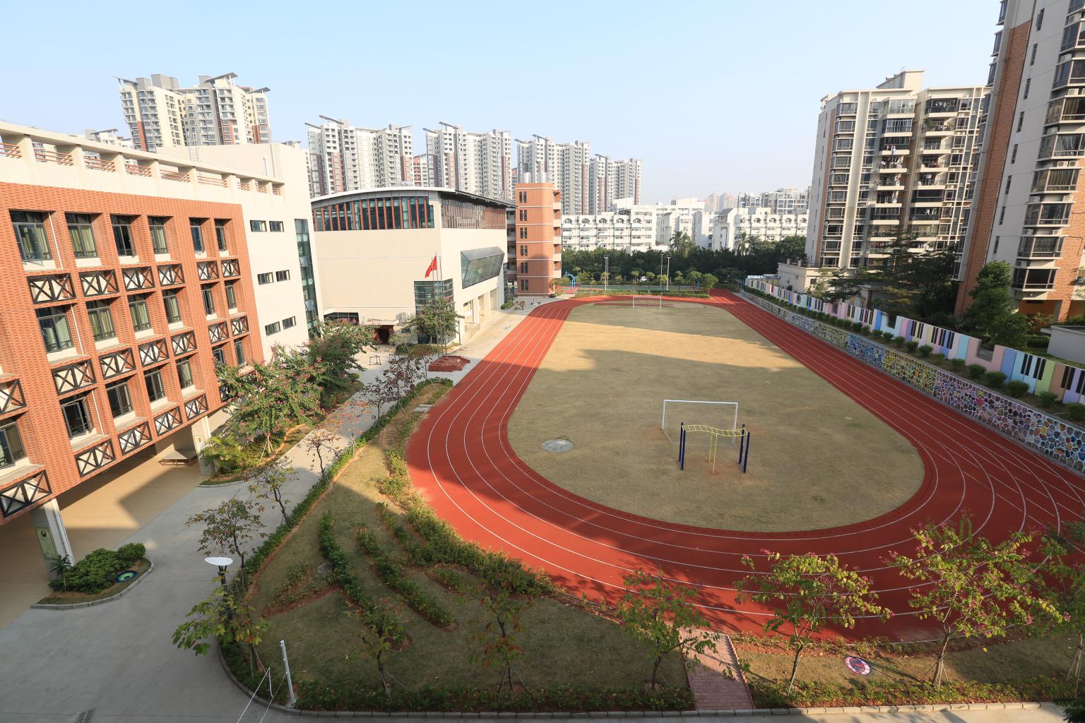  p>珠海市艺术高级中学创办于2012年,市教育局直属全日制公办普通高中