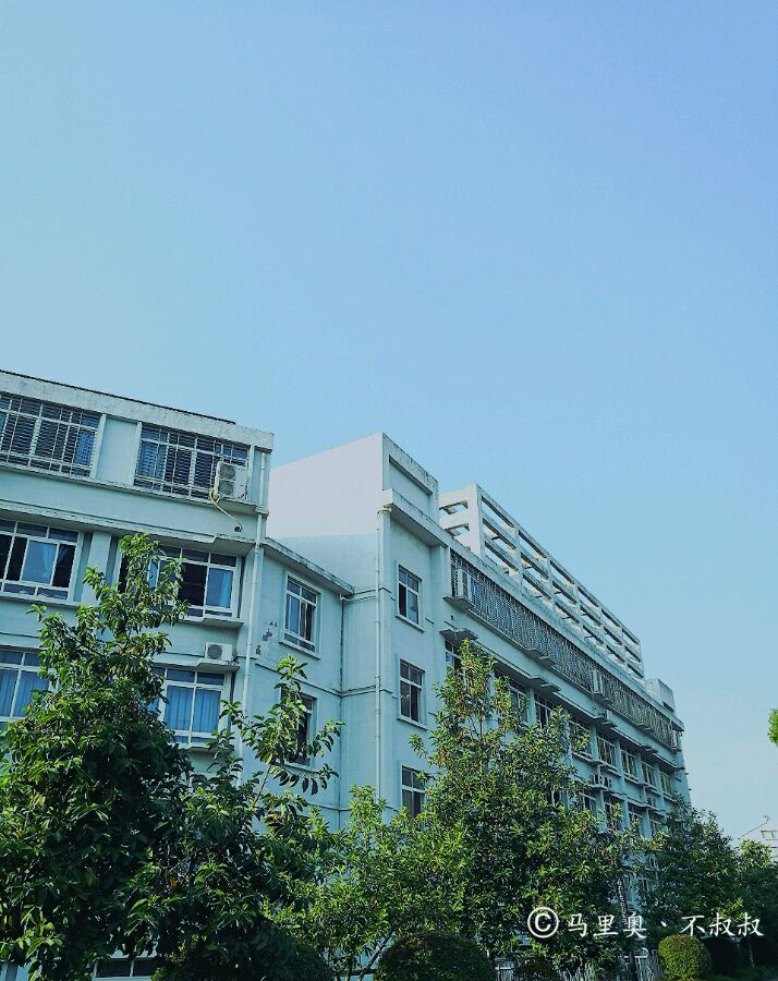  p data-id="gnx4x6siix">湖北省宜昌市第二中学简称"宜昌市二中",原