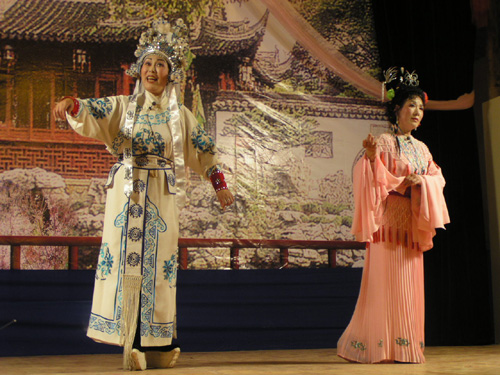  p data-id="gnbl637ilo">山河恋是一部越剧古装戏.