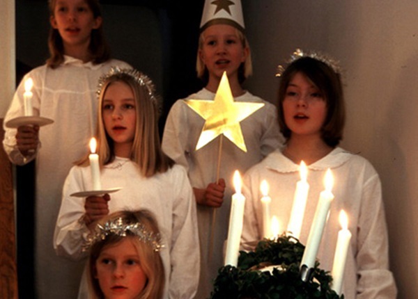 data-lemmaid="291092">瑞典 /a>传统的露西亚女神节