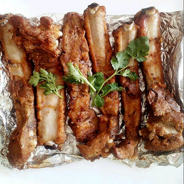 蒜香黑椒锡纸烤排骨