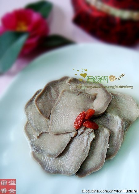  p>糟香猪舌是以猪舌,香糟卤为主料的菜品. /p>