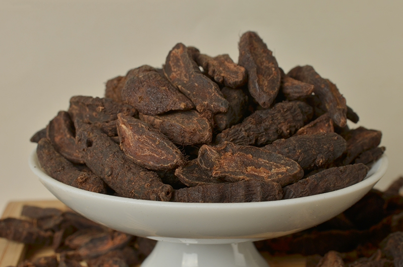  p>制香附是一种中药,味辛,微苦,甘,性平.功效为疏肝理气,调经止痛.