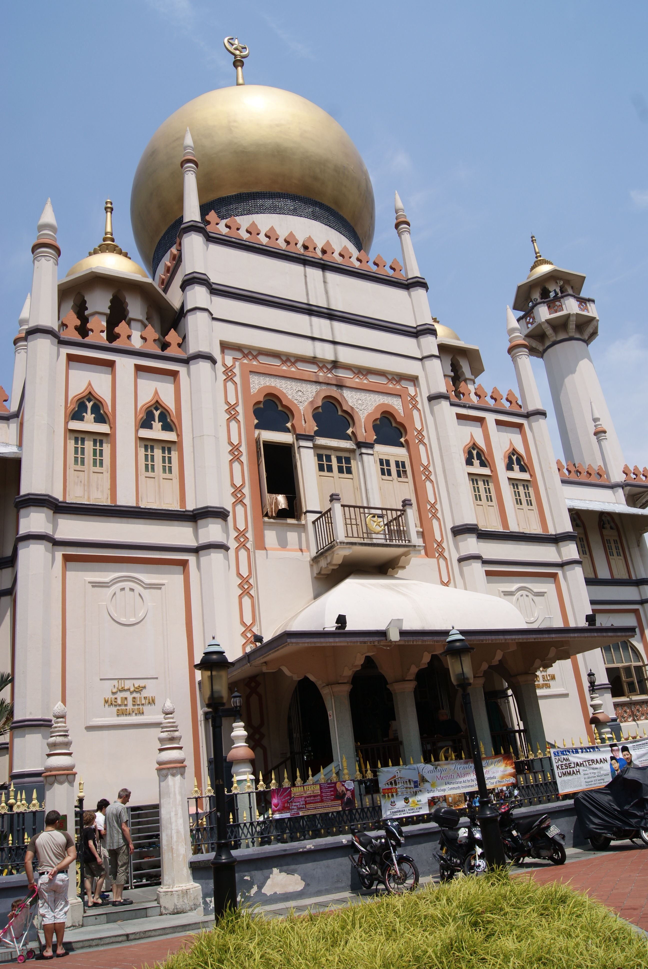 清真寺 /a>)建于1928年,是 a target="_blank" href="/item/新加坡">