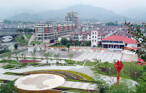  p>绩溪县华阳镇东山社区位于国家历史文化名城绩溪县城关镇华阳镇