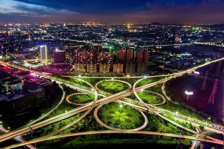  p>新城夜色:蚌埠十景之一,新蚌埠形象的代表,蚌埠城市客厅淮河文化