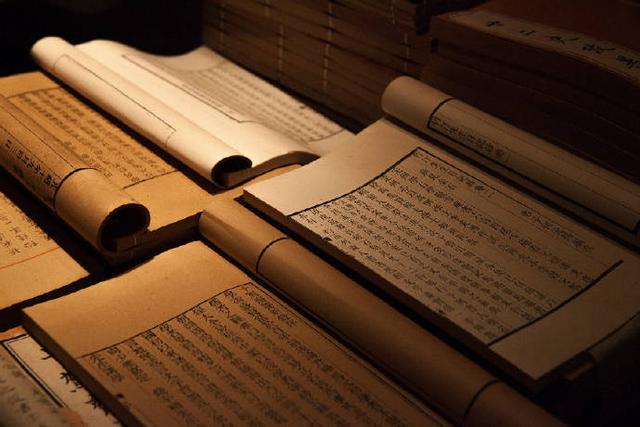 “读书破万卷，下笔如有神。”古代的万卷书，相当现在多少本书？_百科TA说