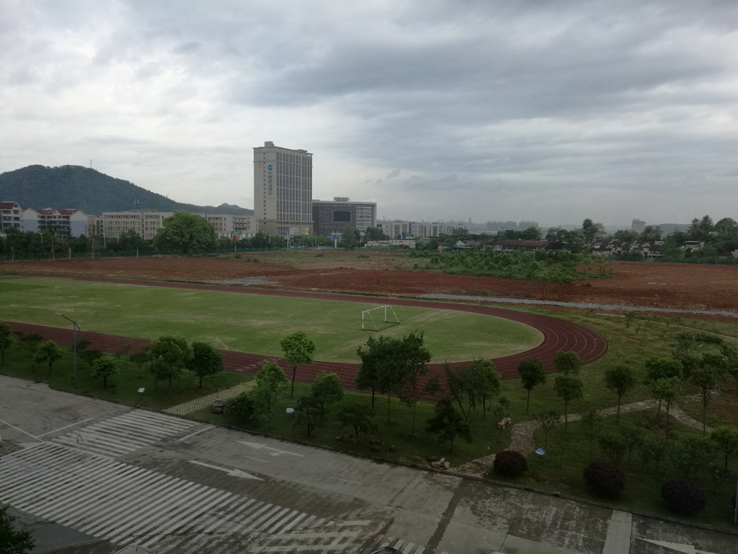  p data-id="gnvgye97sh">白露塘镇,隶属于湖南省郴州市苏仙区,地处 a