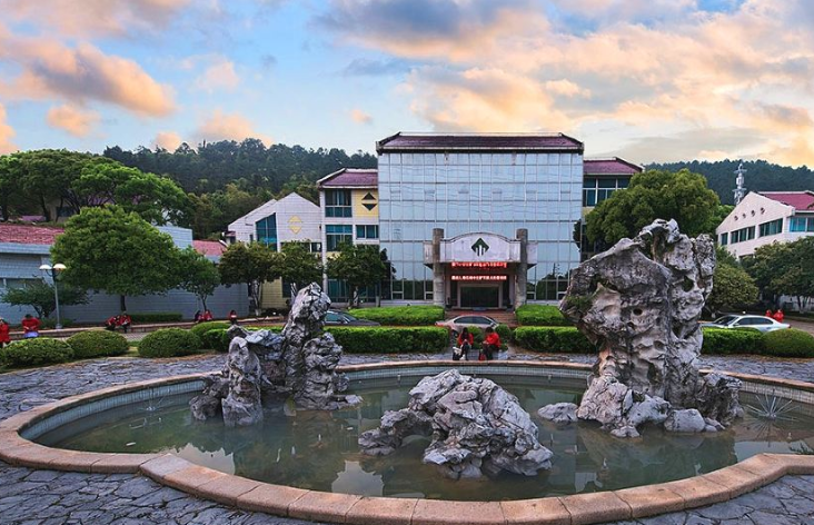 苏州银泉山庄大酒店