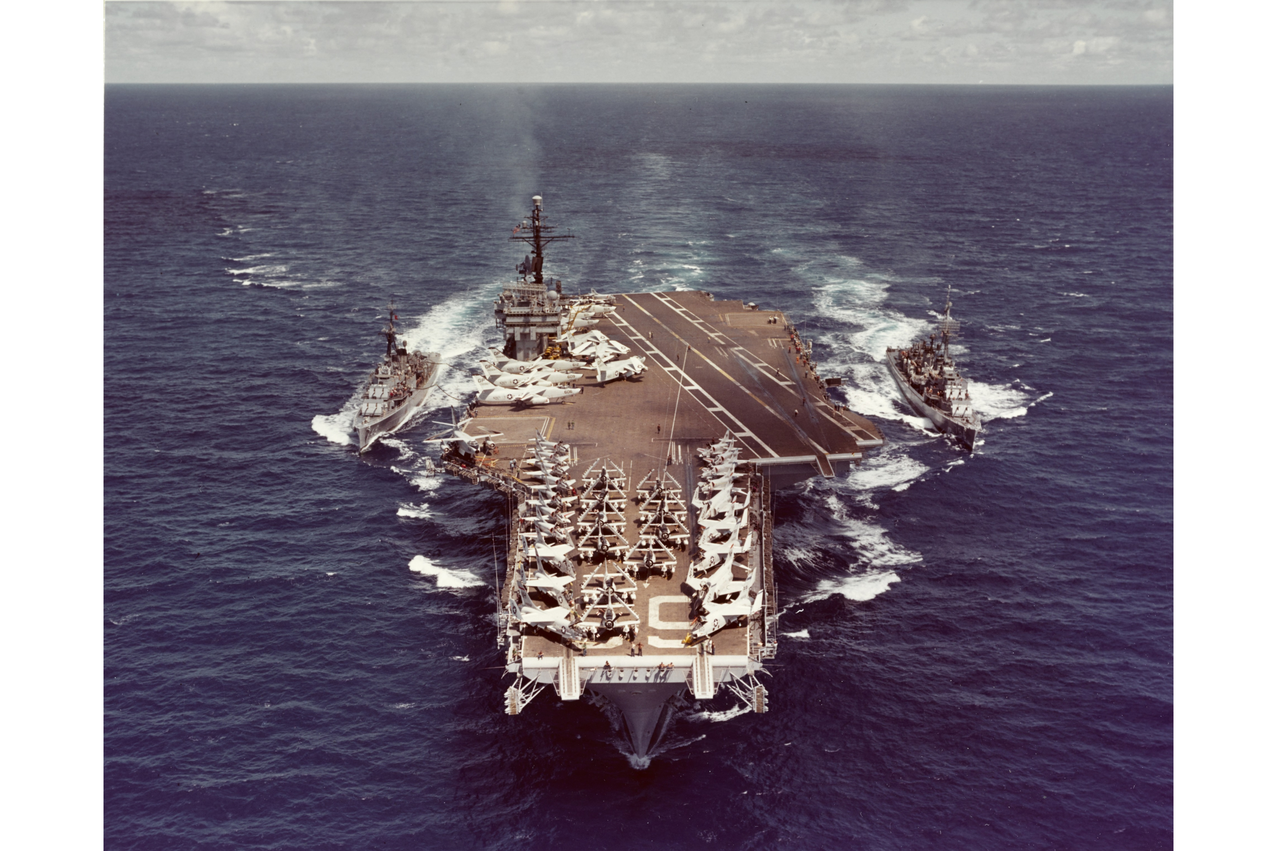 小鹰级航空母舰