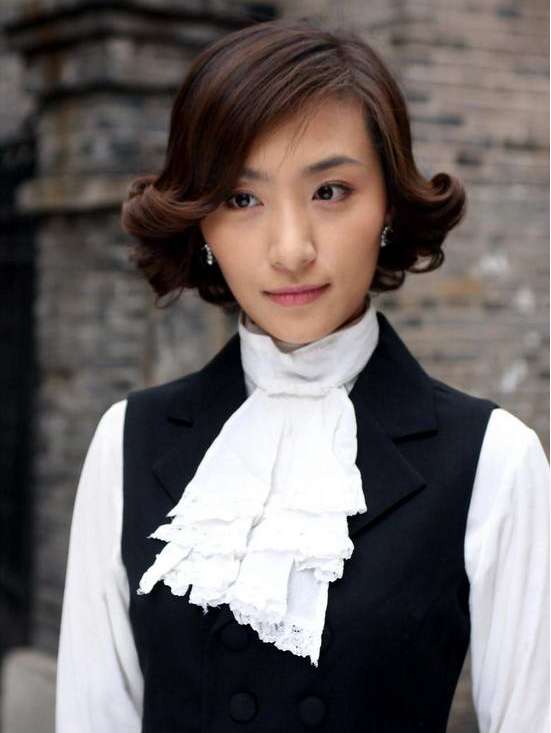 许曼华,女,是电视剧《 a target="_blank" href="/item/虎胆雄心