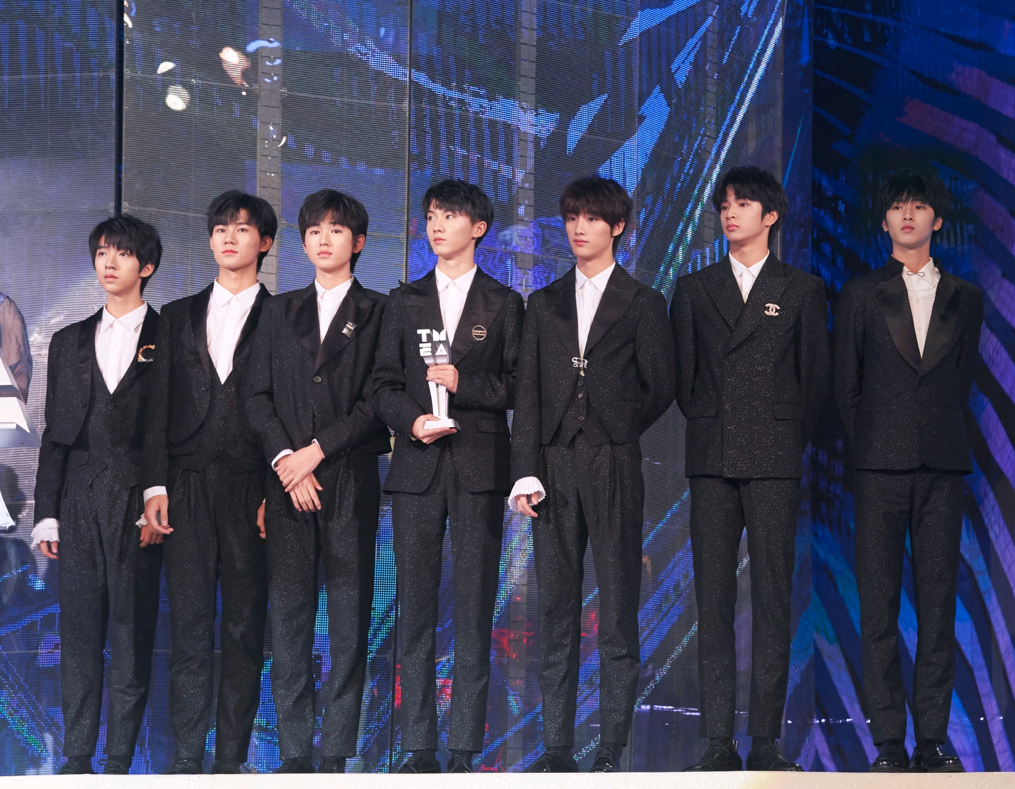  p data-id="gncpfssbjt">时代少年团(teens in times,tnt)是由时代峰