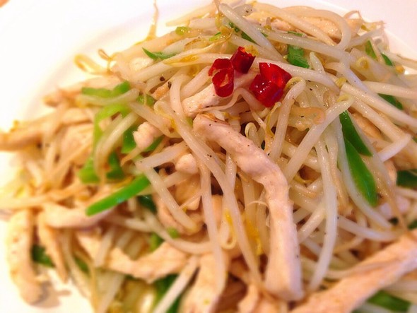 银芽炒鸡丝