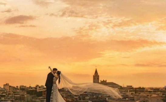 朴智妍和黄载均婚纱照