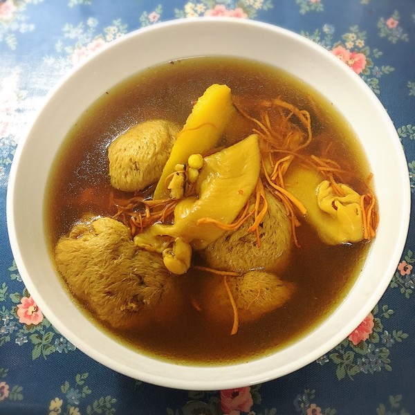 猴头菇虫草花汤
