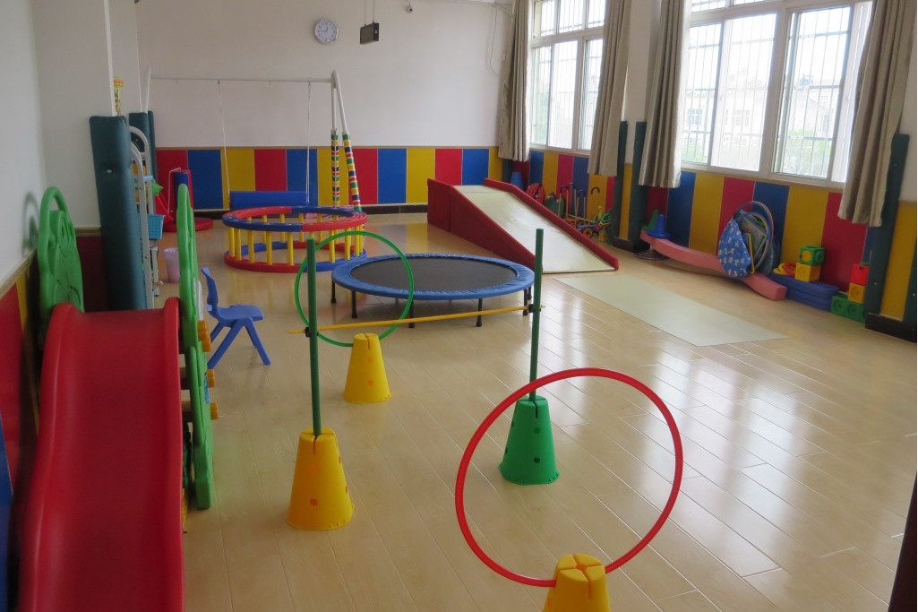  p>感觉统合训练(sensory integration,简称si)是指脑对个体从视,听