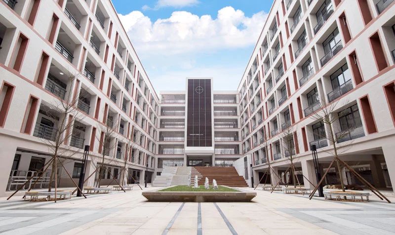 晋江市拔萃双语学校