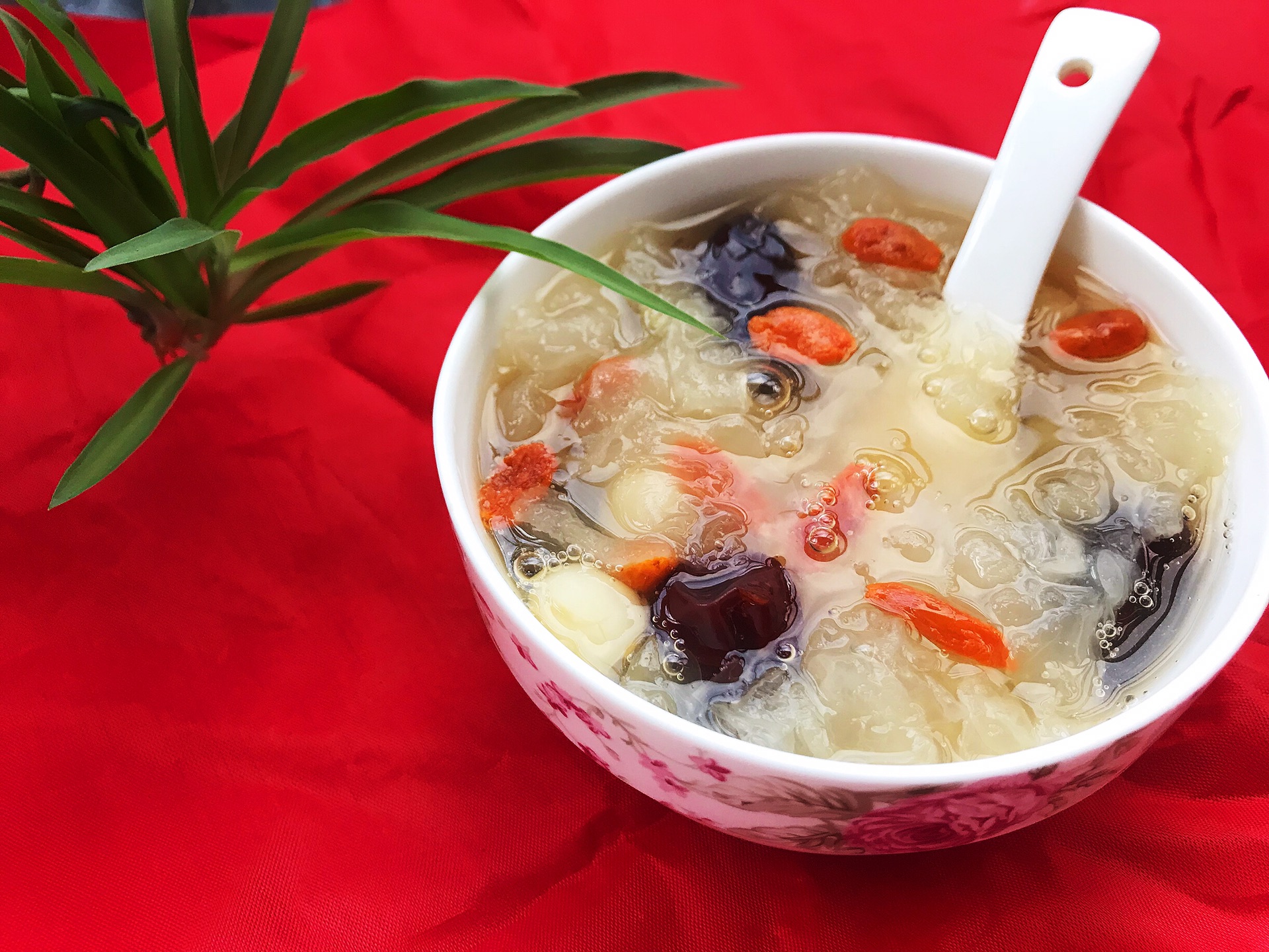 银耳莲子红枣羹