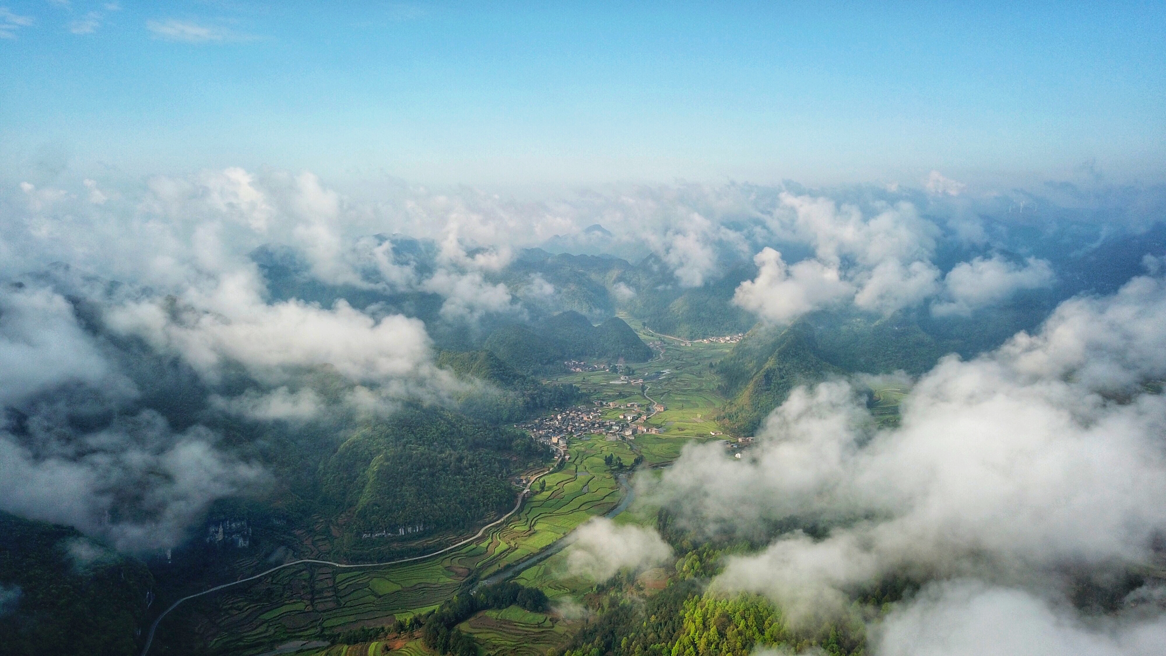  p>沿山镇,隶属于贵州省黔南布依族苗族自治州贵定县,地处 a target="