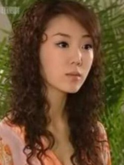  p data-id="gnyuyfh71o">刘宸吟,中国内地女演员,代表作品《悠悠寸草