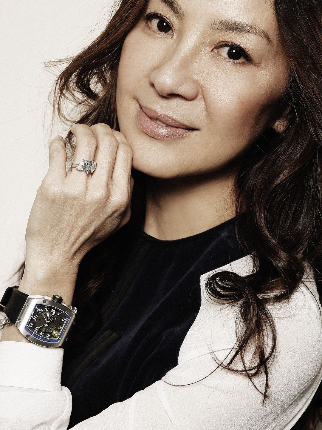 p>杨紫琼(michelle yeoh),1962年8月6日出生于马来西亚霹雳州怡保