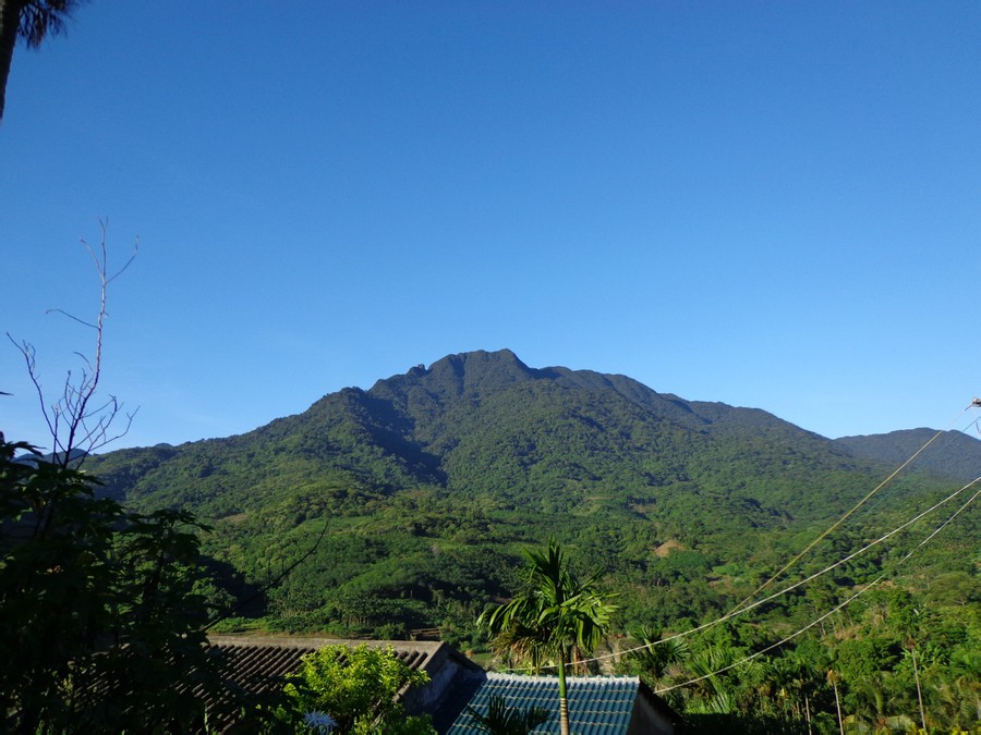 吊罗山乡崩岭村