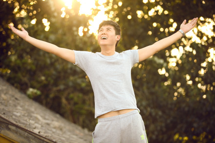  p>张毅文,1990年6月10日出生于甘肃兰州,中国内地男主持人.