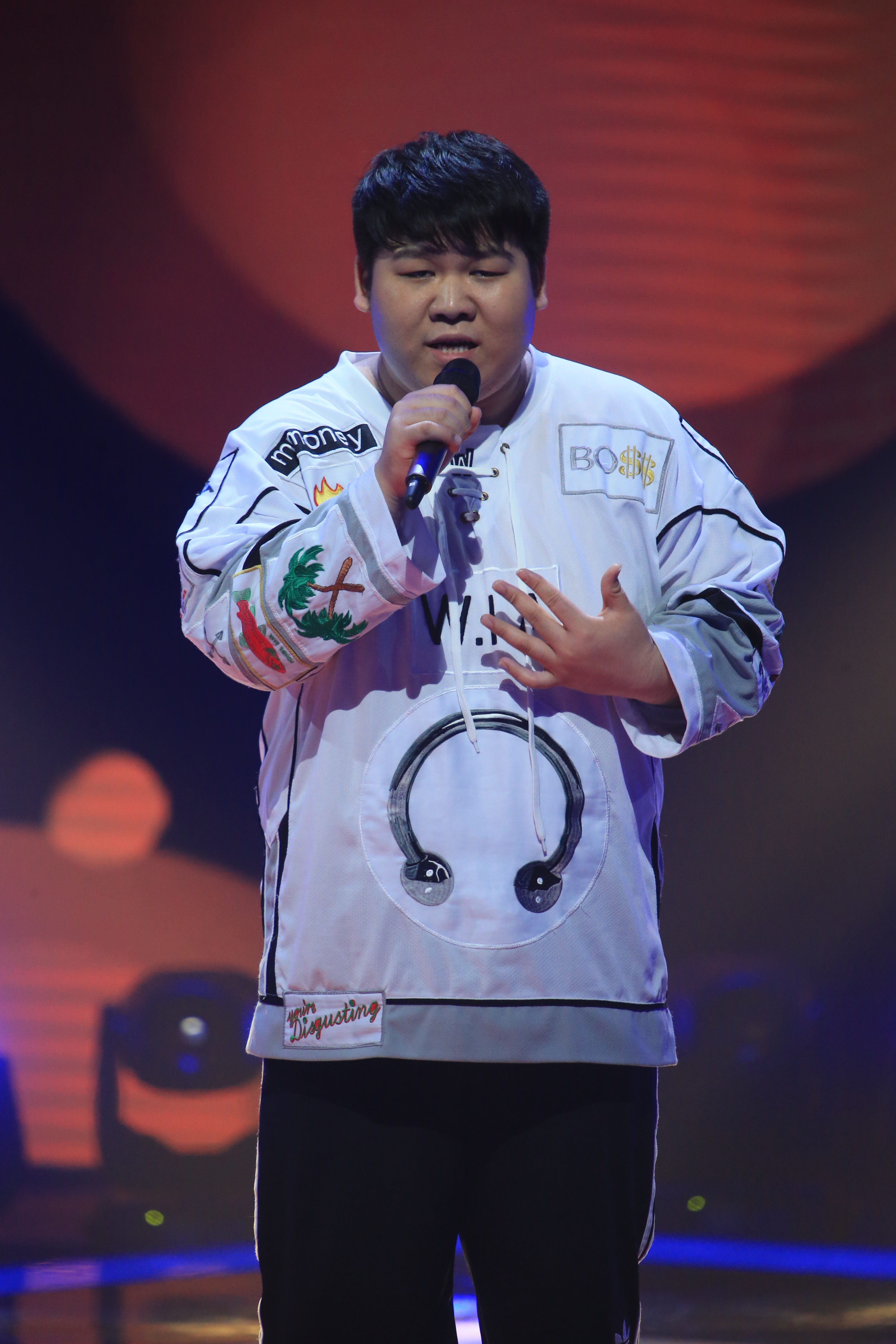 (leon kyson lee),1994年2月3日出生于澳大利亚,澳大利亚籍华裔男歌手