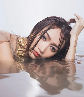 黄嘉雯照片