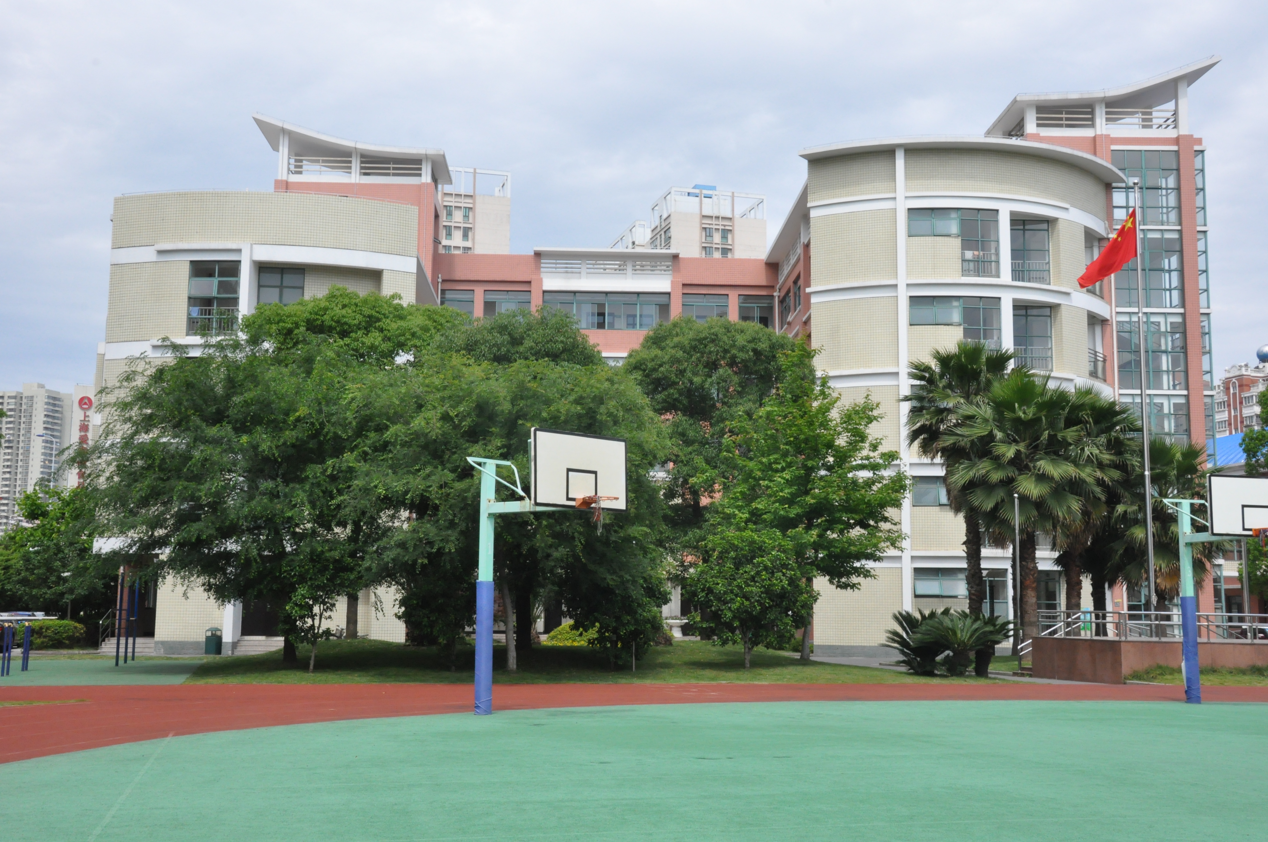 上海市辽阳中学