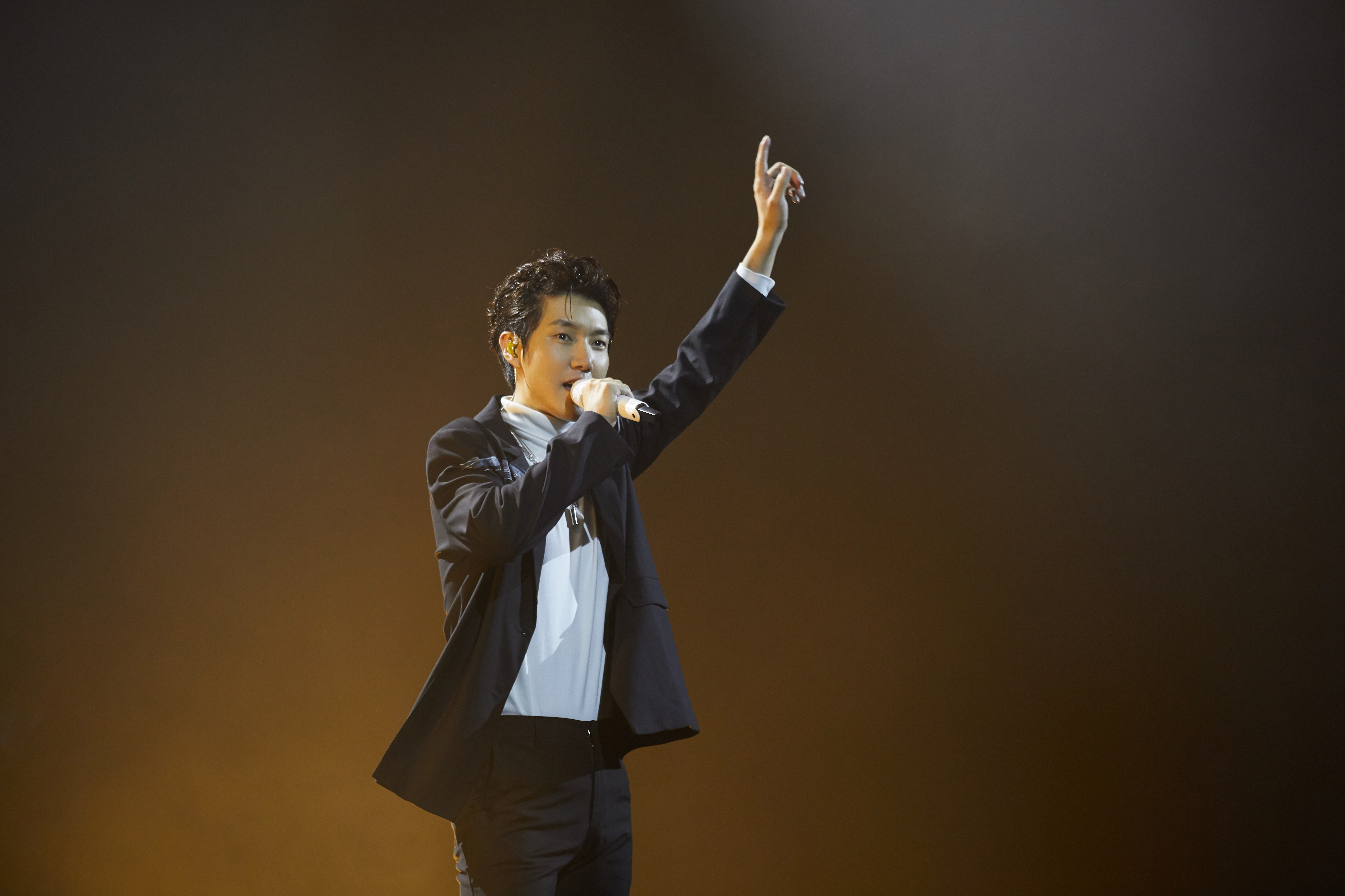  p>王晰,1985年4月9日出生于辽宁省营口市,中国内地流行乐男低音歌手