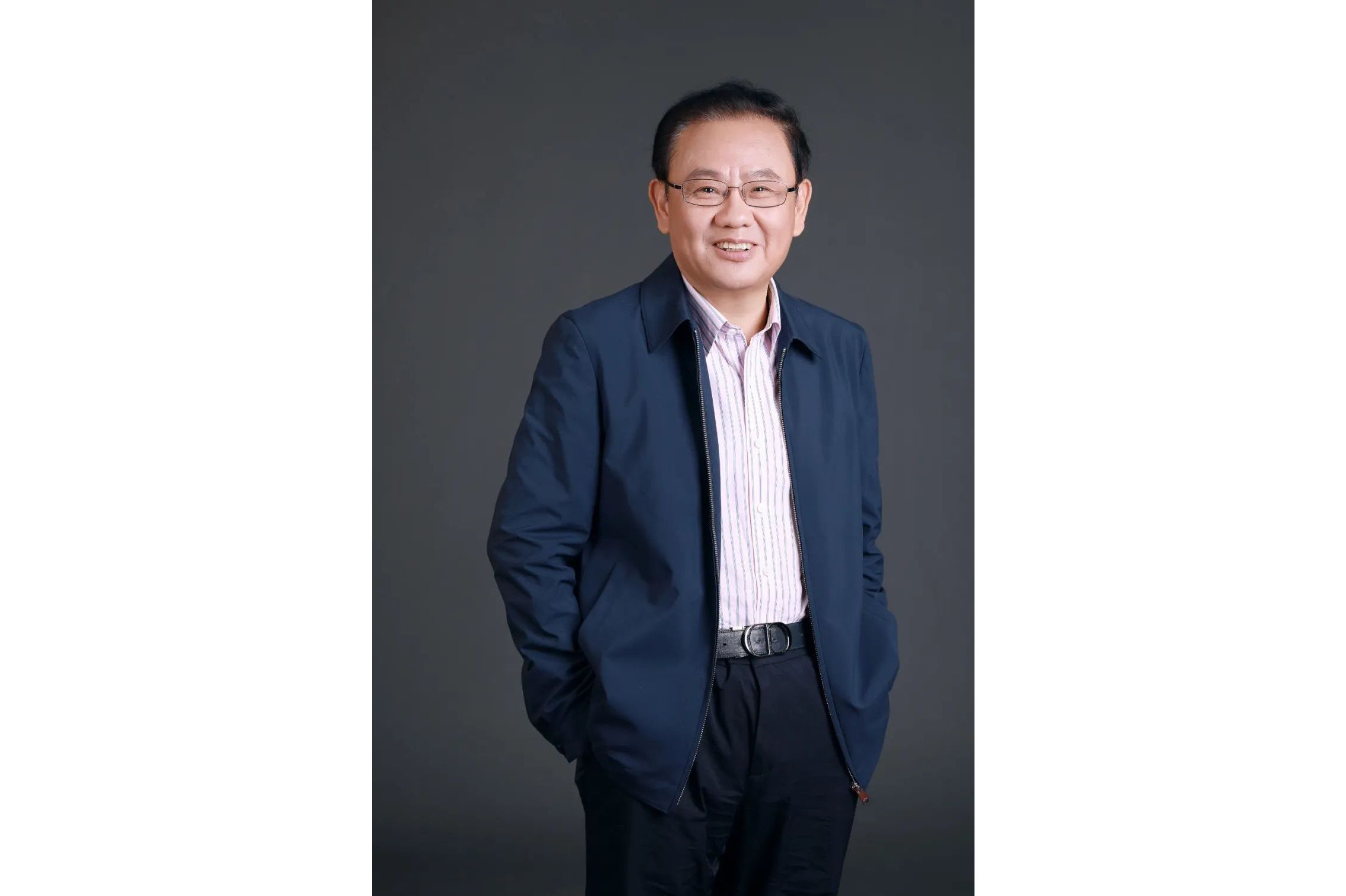  p>黄镇,男,汉族,1963年9月出生,中共党员, a