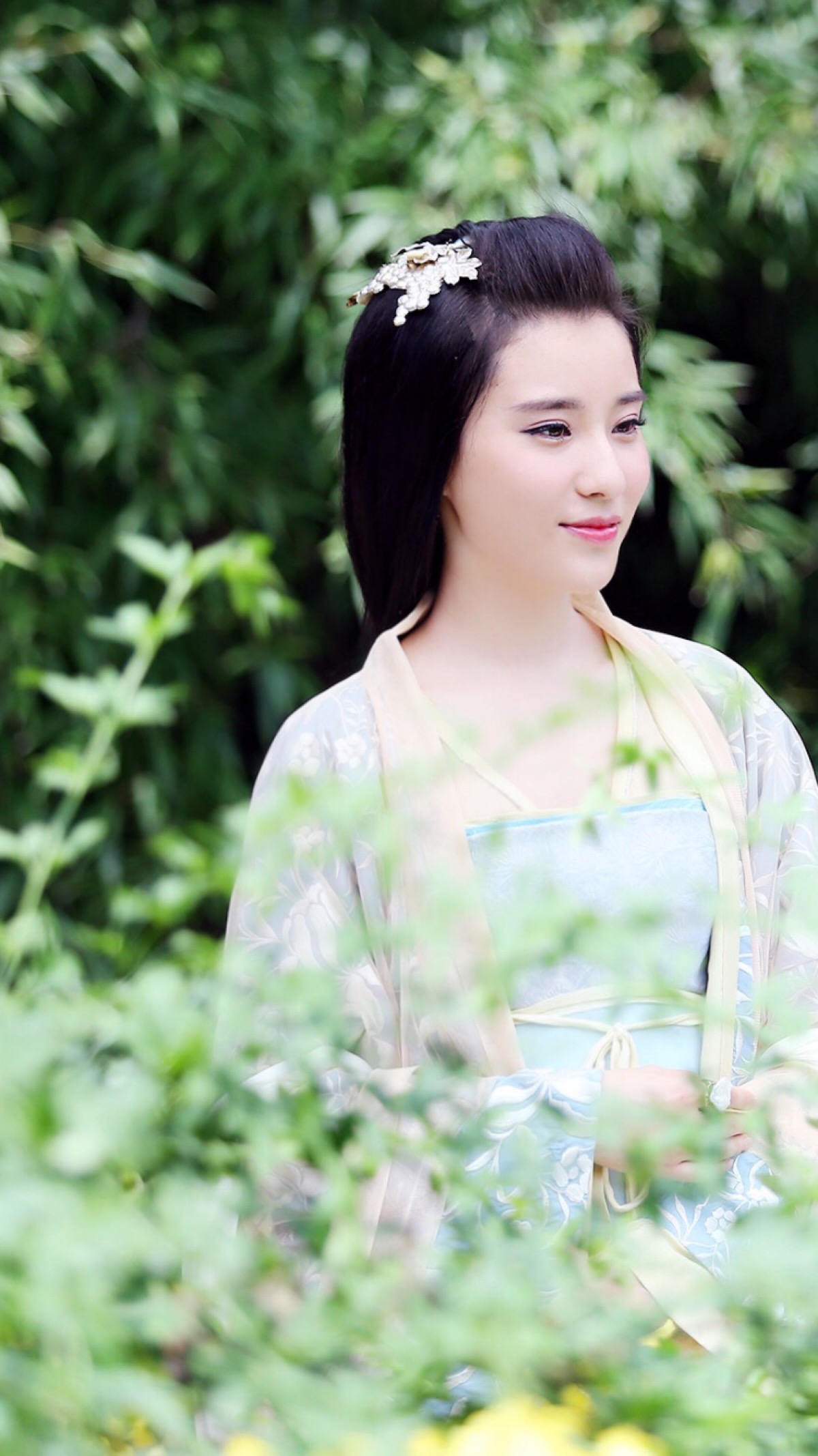  p>轻水,是古装玄幻仙侠电视剧《花千骨》的角色,由演员鲍天琦饰演.