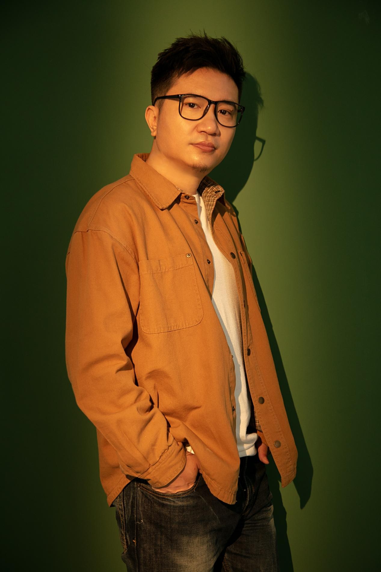  p>暗杠,2月4日出生于广东省梅州市,中国内地民谣男歌手,独立音乐人.