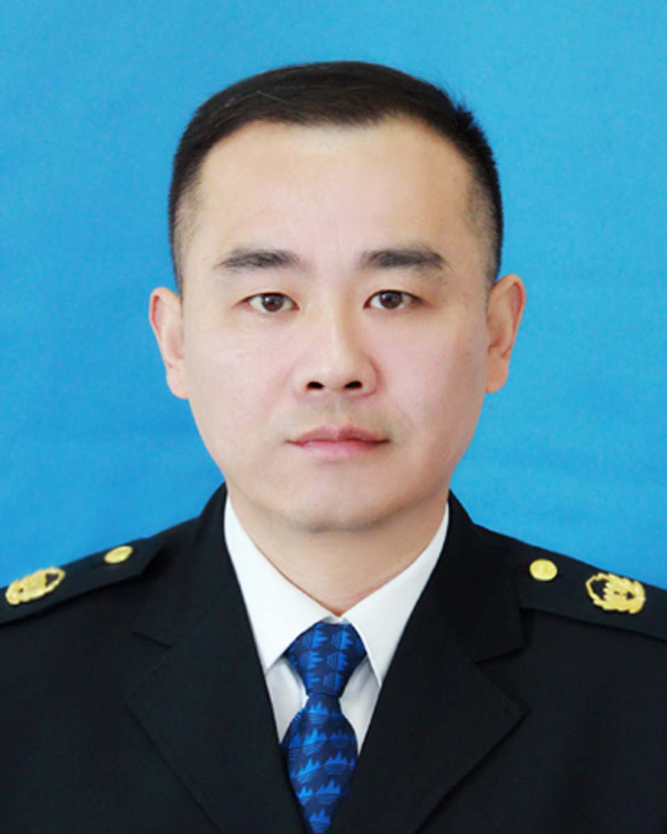 杨波