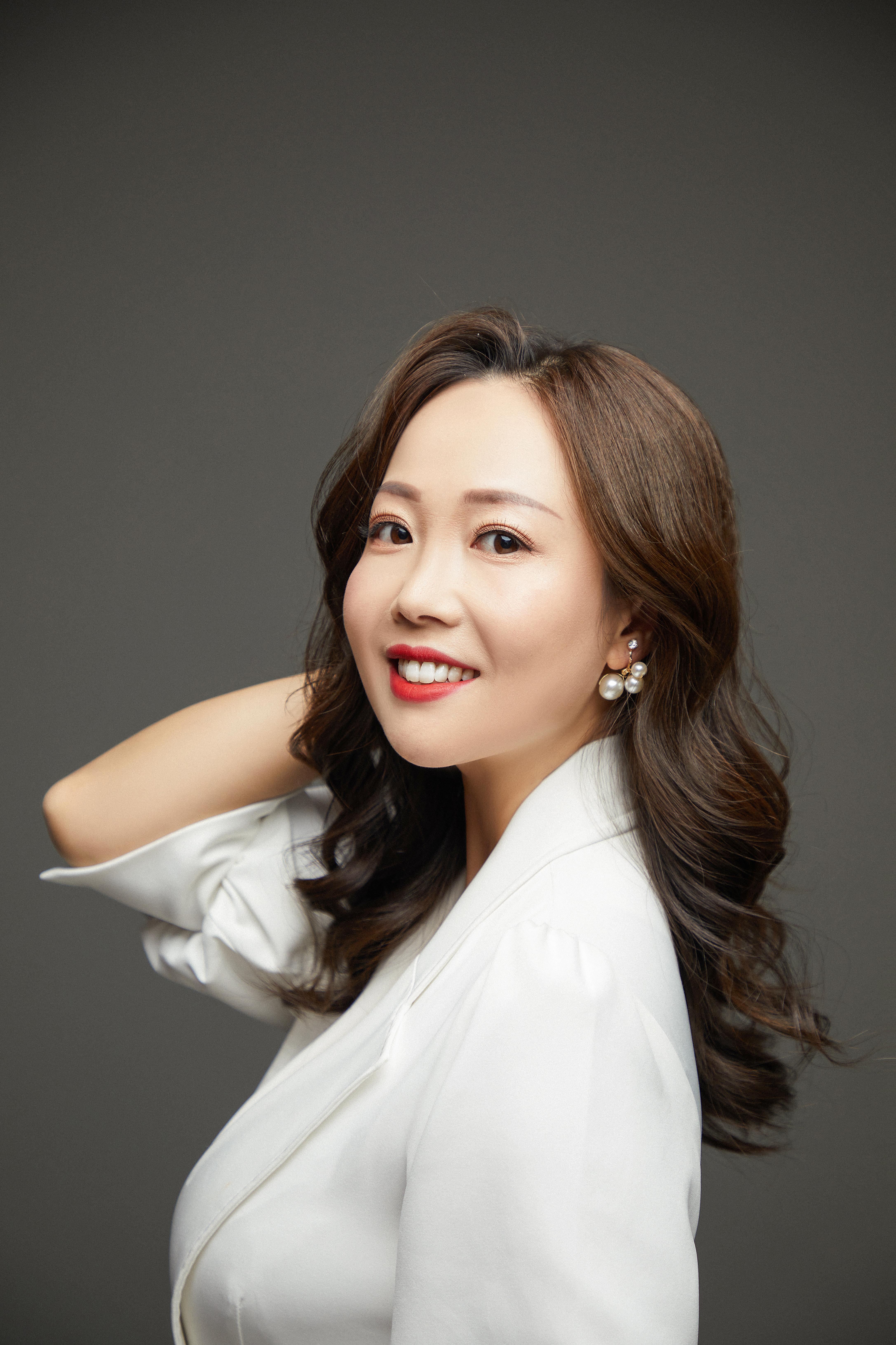  p data-id="sz1czfuoxj1x">韩晓,女,许昌乐星学院校长 b>, /b> a