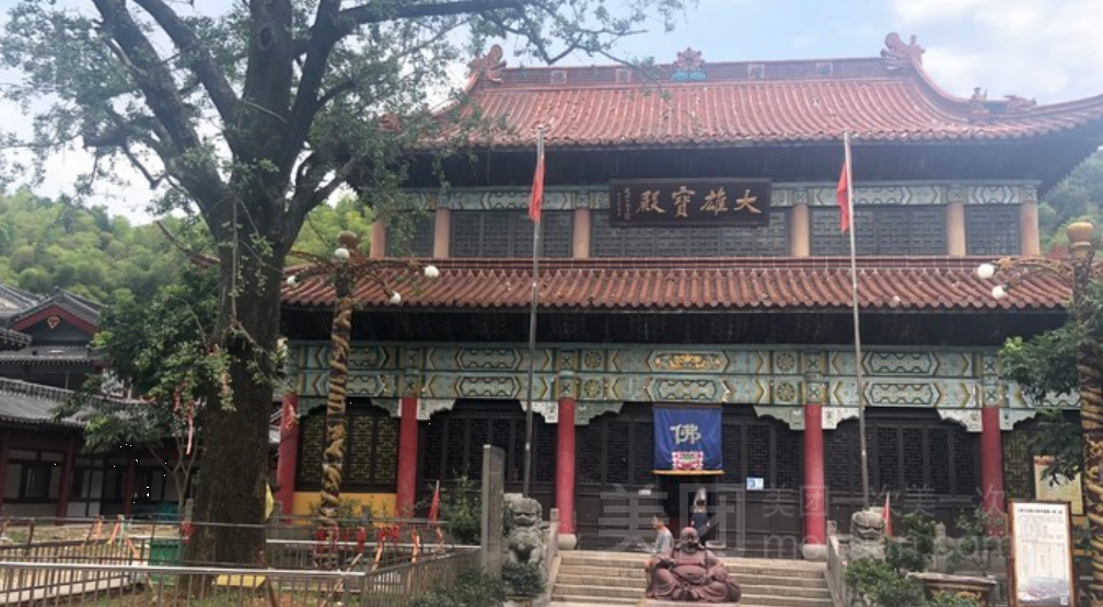 南岳寺建于齐代永明二年(484),时谓"南岳禅寺",为江南一座古老名刹.
