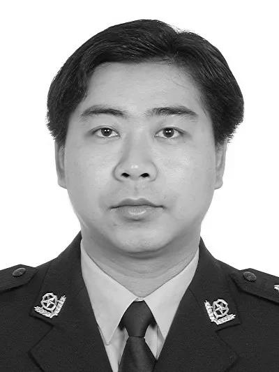 中共党员,1999年7月参加工作,现任广西壮族自治区来宾市公安局经侦