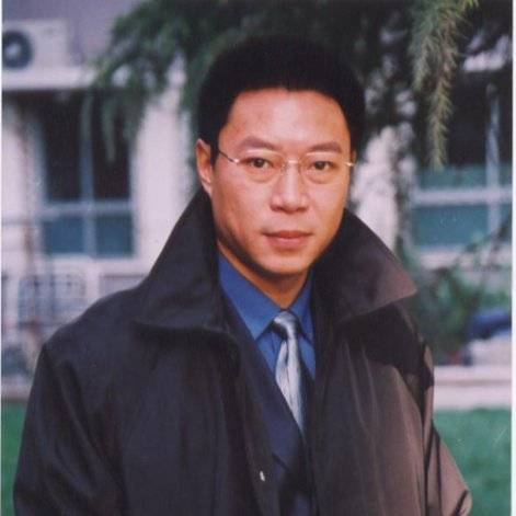 赵凯饰蒋经国配音-毕海峰饰顾祝同配音-跨过鸭绿江职员表出品人慎海雄