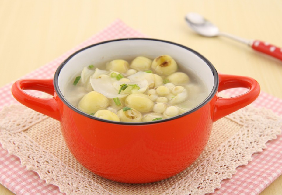 芡实莲子扁豆粥